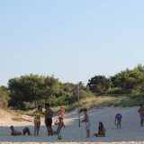 Costa Merlata � un villaggio estivo composto da un camping e da quale decina di villette bianche che si affacciano su spiagge di media grandezza. Quella principale offre un piccolo bar e una rete da pallavolo che la rende un po� pi� �animata� rispetto al resto della zona
